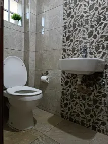 Lux Suites Neema court Apartments - Image 3