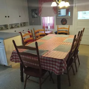 Peaceful Private Country Farmhouse W/ Starlink, 7 Min to Knoebels Pet Friendly! - Image 3