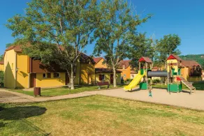 Maison de vacances avec terrasse | Accès piscine + salle de gym! - Image 2