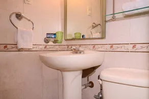 GRATA Colonial Rooms 4 Bdrs in Historical Center - Image 2