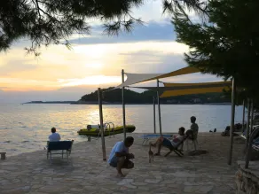 Top studio for 2-3 people, directly on the sea, boat mooring, bike hit! - Image 4