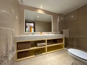 Spacious ground floor apartment - Image 3
