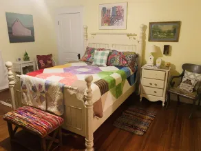 Charming large farmhouse, farm animals, 27 acre, close wineries, hiking, history - Image 4