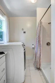 Spacious Home Near Downtown Napa - Image 4