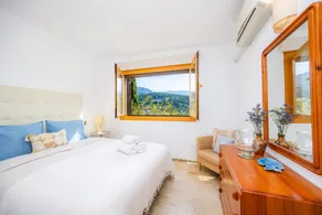 Renovated 2026! Air-Conditioned Apartment with Seaview, shared pool and Wi-Fi in Port de Sóller - Image 5