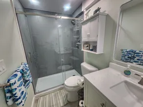 Studio Sea- studio with queen bed, living room, fully stocked kitchen& full bath - Image 2