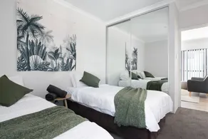 3BR Sanctuary: Riverside Escape Near Freo & Perth - Image 5