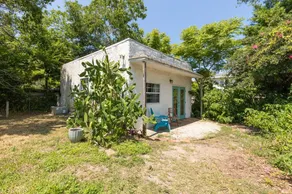 Spanish Bungalow Guest House - Image 5