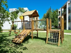 Suíte + Quarto com Ar, Wi-Fi e 2 Vagas - Image 2