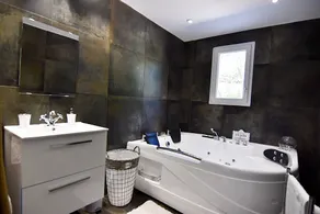 SUPERB RENT ANY COMFORT - POOL - BOULODROME - PRIVATE PARKING IN PEACE - Image 4