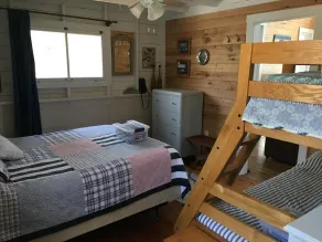 Rustic-Modern 1BR Lakeside Cottage for up to 5. - Image 5