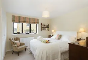 Charming, well appointed 3 bedroom cottage with a delightful, mature garden - Image 5