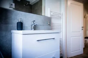 Exclusive 145 m² apartment on the first floor, with 3 bathrooms - Image 4