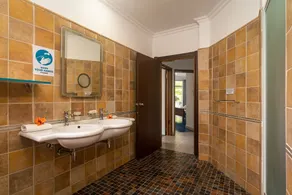 340 Degrees Mountain View Apartments - Image 3