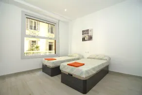 Rental unit in València · ★4.55 · 2 bedrooms · 4 beds · 1 bath - Image 2