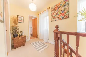 Sleeps 6 guests  in 3 bedrooms - Image 2