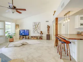 Royale Living in the Heart of Phoenix  - Image 2