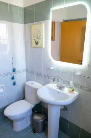 Peyia Fontana - Executive spacious 2-bedroom apartment with Hot Tub & sea views - Image 2