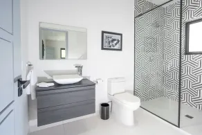 Luxury Modern Beachfront Villa - Onyx - Image 5