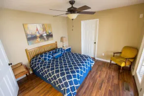 Bridgeview Cottage with Weekday Pontoon Boat Access, and Quiet Peninsula Setting - Image 5