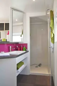 Mobil home adapté aux familles avec terrasse, barbecue et jardin | Avec animaux acceptés - Image 4