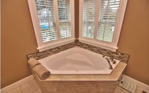 Lakefront Luxury Retreat at Crystal Lake– Fire Pit• Fern hall• hiking• Game Room - Image 3