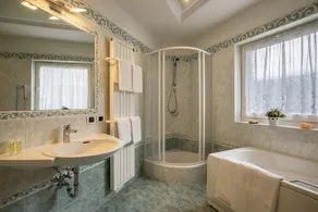 Apartment \"Villa Anita Piz da Peres\" with Mountain View, Sauna, Wi-Fi & Terrace - Image 2