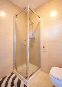 Spacious family accommodation - Image 4