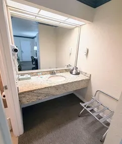 JC Inn - Image 3