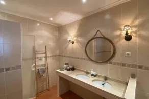 Charming 5-bed House in Granja - Image 3