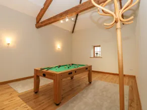 HOLLOWGILL BARN, pet friendly, luxury holiday cottage in Sedbergh - Image 4