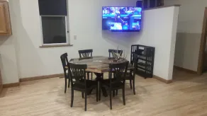 Logde sleeps 11 ...set up for exploring the Mississippi River or Driftless Area. - Image 2