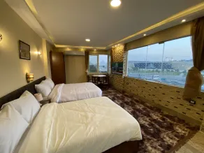 Deluxe apartment in a building with an elevator with amazing Pyramids view - Image 3