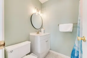 Cette belle 3 chambres / 2. 5 Bath End-Unit Townhome peut accueillir 8 personnes et accepte les chiens! - Image 3