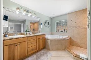 7BD 6BA, Pool&Spa, Walk to Beach, PutPut, Dream Backyard, 10 min. to Downtown!  - Image 4