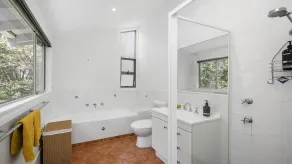 Coastal Tree House, Sea Views & National Parks - Image 3