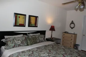 3 Schlafzimmer Lake Front Haus in der Nähe von Down Town & UVA - Image 5
