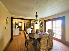 Charming Farmhouse in the Orchards near Lake Mich! - Image 3