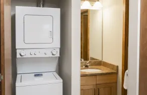 Condo de luxe avec 2 chambres et 2 salles de bain. - Image 2