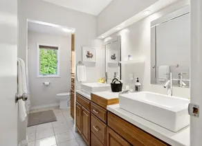 ADK Riverside Retreat-Heated Pool-Hot Tub- close to Lake George and Gore - Image 4