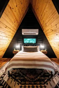 The Raven A-Frame - Modern Woodland Retreat near Hocking Hills and OU Campus - Image 5