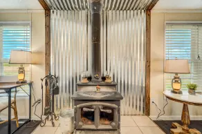 3 BD, Poker, Pool Table, Foosball & more! - Image 3