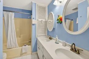 Geräumige End Unit Condo Nur Schritte vom Ozean - Image 4