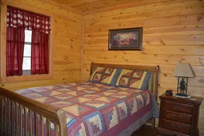 The Cozy Cabin 2 Bedrooms 1 Bath is the perfect romantic getaway in the country. - Image 5