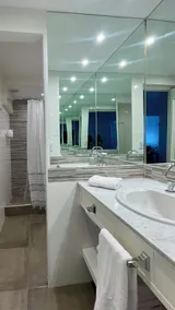Park Apartments - Image 2