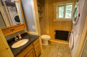 Cozy Cabin on Secluded Peninsula - Image 3