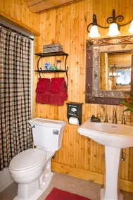 SPÉCIAL AUTOMNE! - Expérience MT Cabin unique avec bain à remous, ruisseau, forêt, emplacement! - Image 2