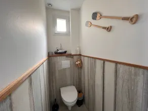 3-Bed Home with Garden, Parking Near Beach & Shops - Image 5