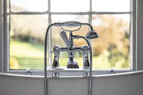 Great Alder House -Huge Georgian Country House in the Welsh Hills sleeps 12 - Image 3