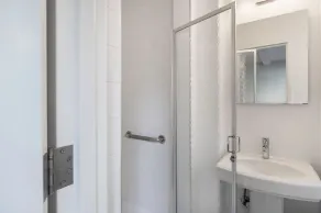 Sharp UES 2BR w/Indoor pool, Doorman + City views by Blueground - Image 4